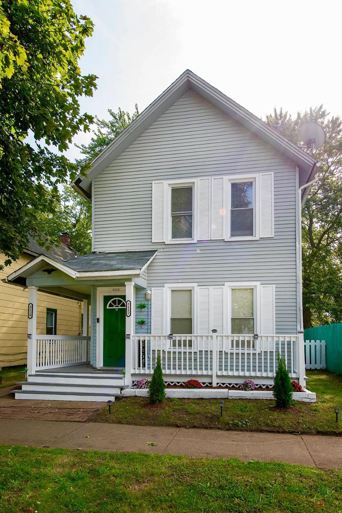 The Tremont Emerald - By Christmas Story House - Historic Charm & Modern Comfort Near Downtown With Parking, 300Mb Wifi & Self Check-In Cleveland Exterior photo