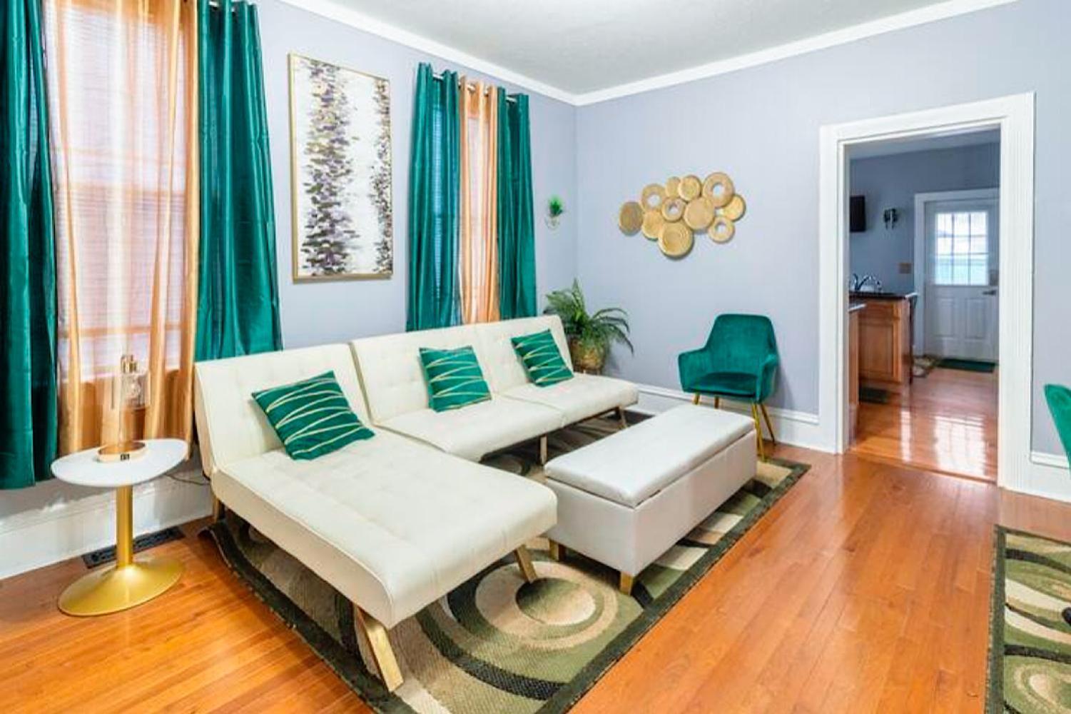 The Tremont Emerald - By Christmas Story House - Historic Charm & Modern Comfort Near Downtown With Parking, 300Mb Wifi & Self Check-In Cleveland Exterior photo
