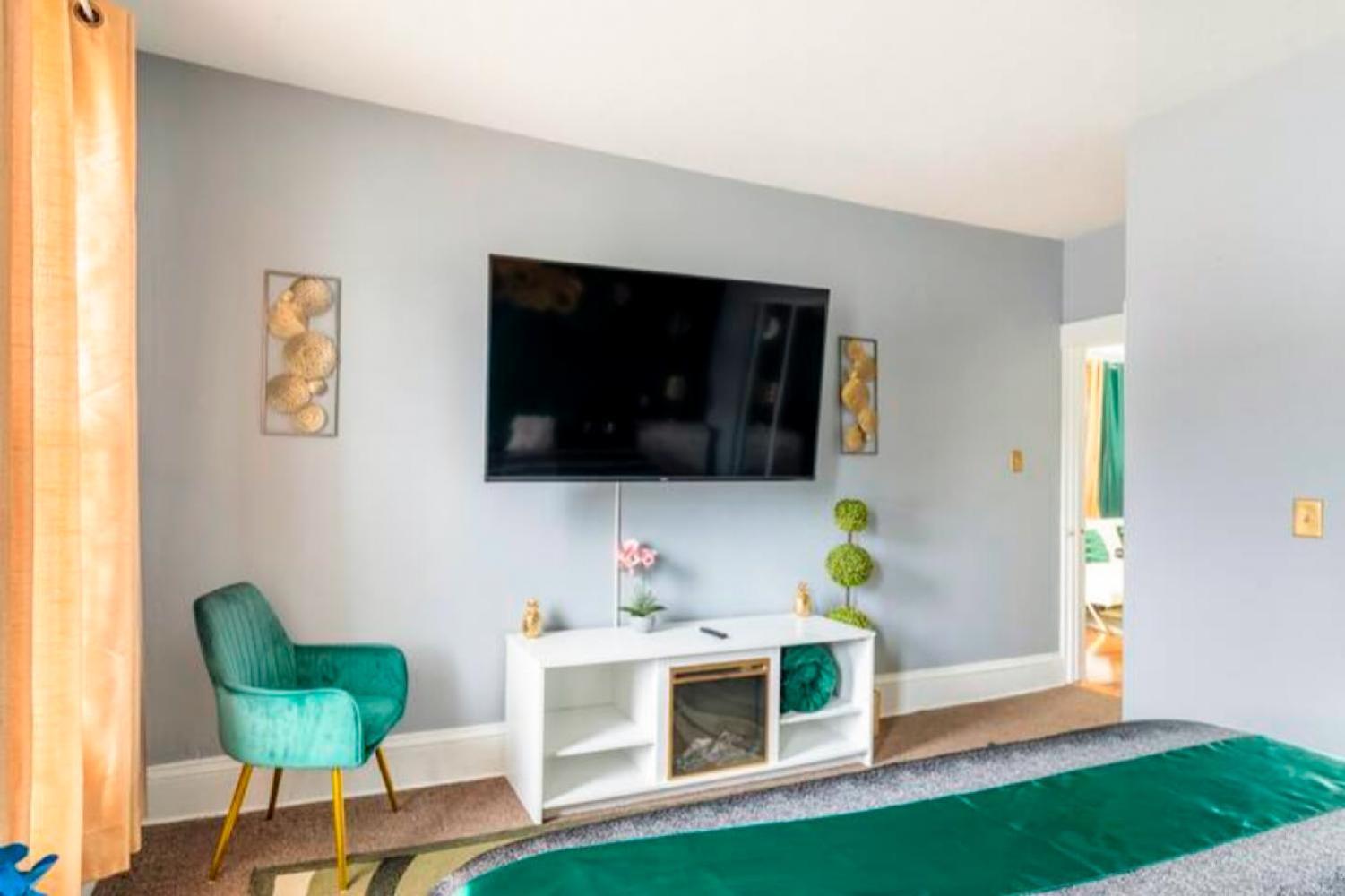 The Tremont Emerald - By Christmas Story House - Historic Charm & Modern Comfort Near Downtown With Parking, 300Mb Wifi & Self Check-In Cleveland Exterior photo