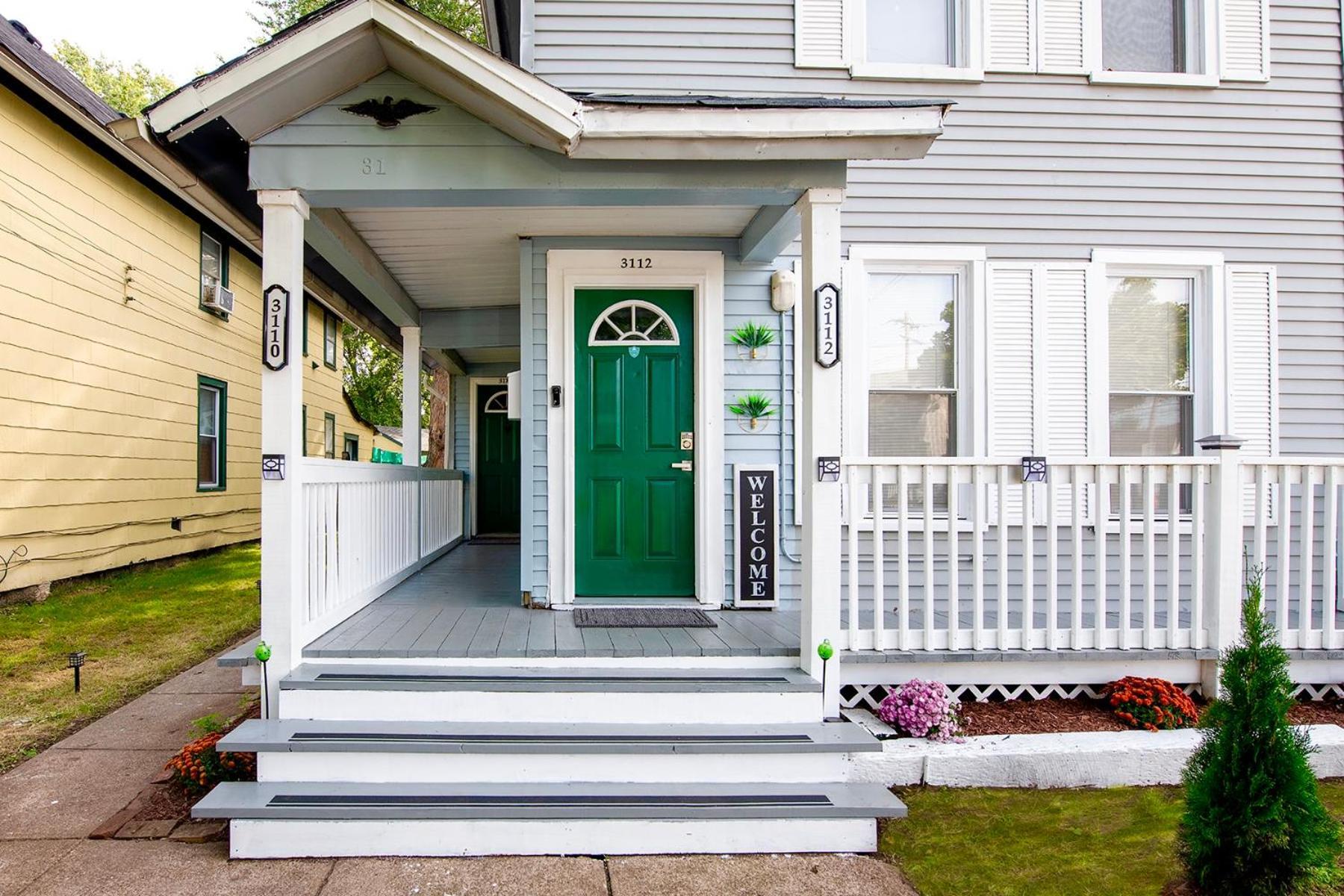 The Tremont Emerald - By Christmas Story House - Historic Charm & Modern Comfort Near Downtown With Parking, 300Mb Wifi & Self Check-In Cleveland Exterior photo
